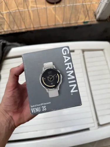Garmin Venu 3s Gold bezel novo