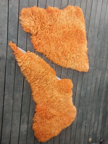 2 Peles de carneiro laranja