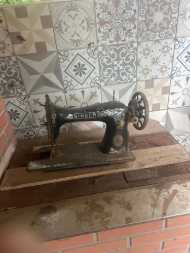 Máquina antiga 300,00