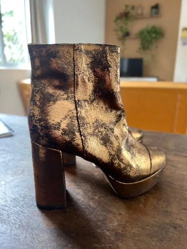 Bota Arezzo 35