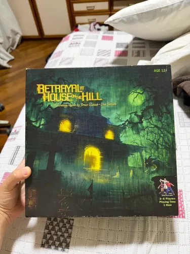 Board game betrayal at the house on the hill