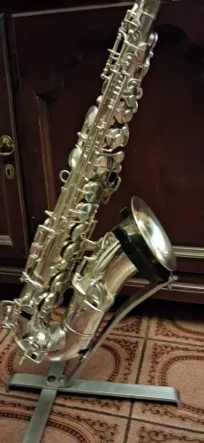 Saxofone Alto King H N White 1925