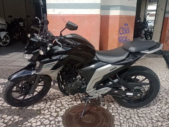 Yamaha fazer 250 ano 2021