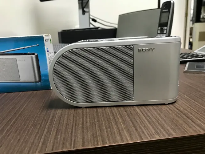 Rádio Sony ICF-304 AM/FM Pilhas AA