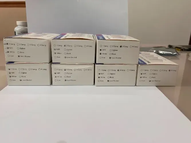 Kit com vários interruptores wifi da Zemismart