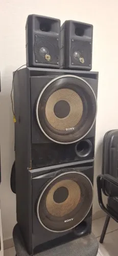 Vendo Caixas de Som Diversas e conservadas para desocupar espaço, 