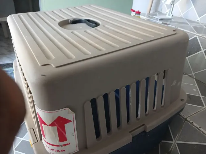 Vendo caixa de transporte Pet grande