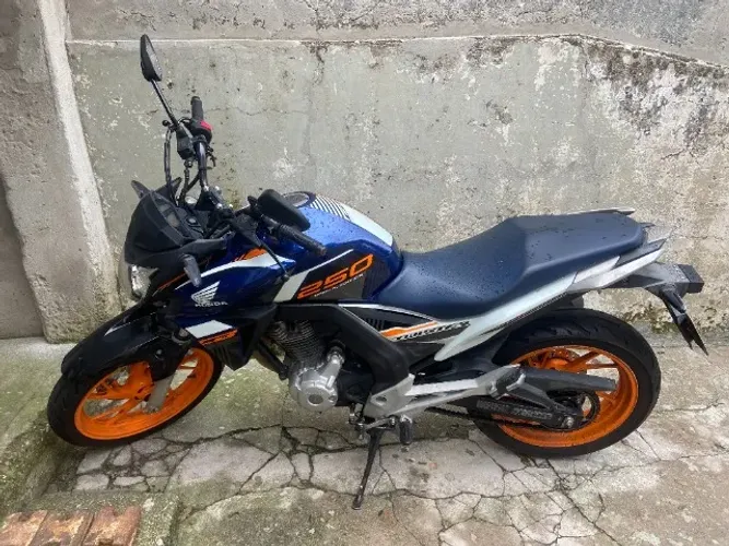 Honda CB 250F C S - Twister - Edição Especial
