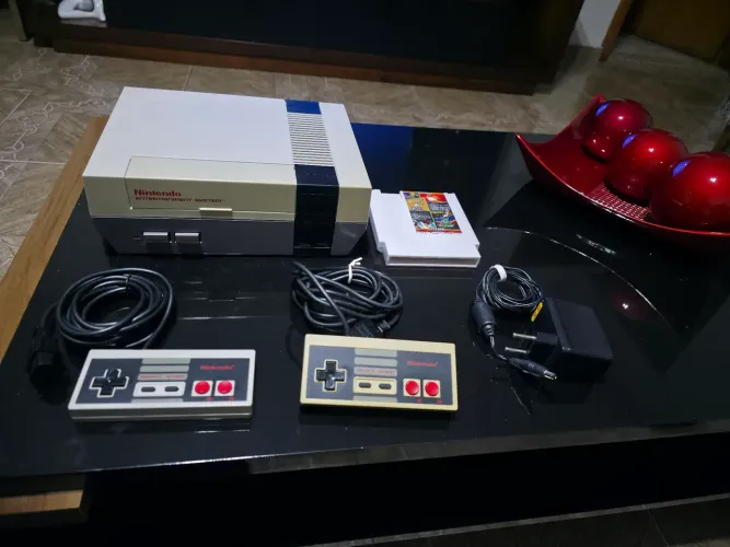 NES (Nintendinho) + Controles, cabos e Cartucho MultiJogos