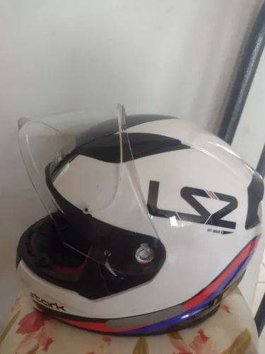 Vendo capacete novo