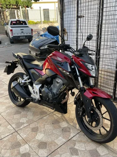 Moto CB 300f Twister Flex 2025
