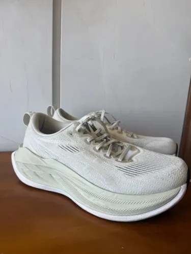 Tênis superblast corrida asics