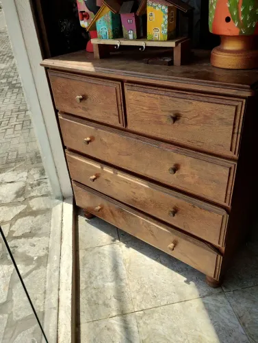 Cômoda de madeira pura 