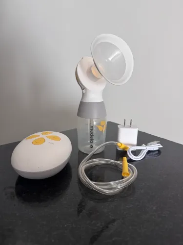 Bomba de Leite Elétrica Medela Solo Leve com USB