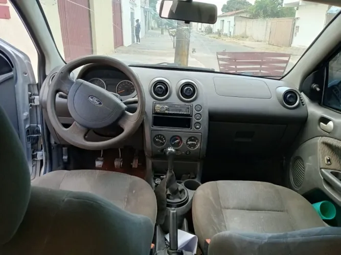 Ford Fiesta Sed. 1.6 8V Flex 4P 2005
