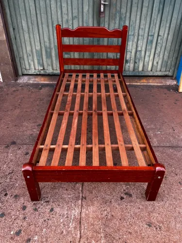 Cama de Solteiro De Madeira Maciça