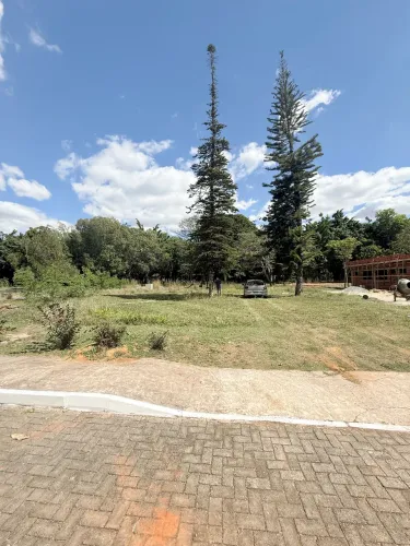 OPORTUNIDADE RARA NO PARK WAY - LOTE DE ESQUINA EM CONDOMÍNIO FECHADO