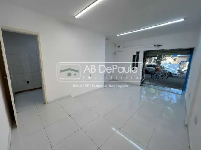 ALUGA EM SULACAP - AV. ALBERICO DINIZ, 1567 - LOJA COM 25 m²