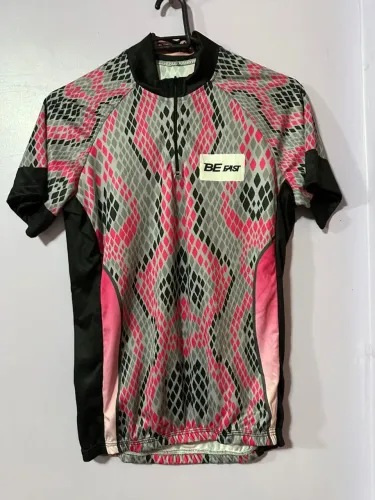 Camisa Ciclismo Feminina Be Fast Geométrica Rosa e Cinza - Tamanho P