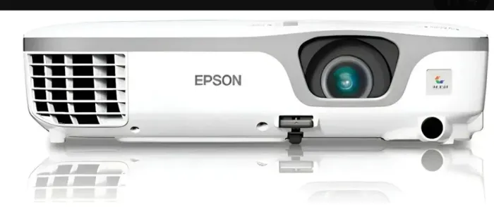 Projetor Epson Powerlite S11 - acompanha tela e suporte de teto.