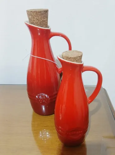 Set Jarras Vinagreira e Azeite Rolhas Cortiça Le Creuset