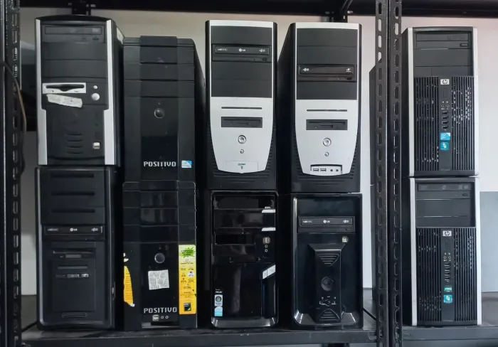 GABINETE PARA COMPUTADOR (SEM FONTE)