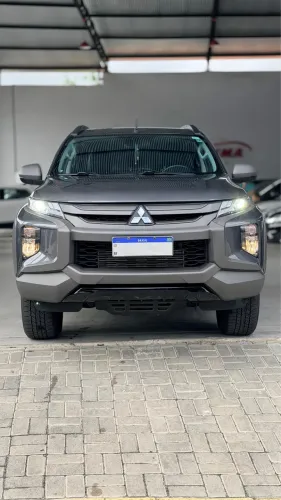 Mitsubishi L200 Tri. S. Outd. Plus 2.4 4X4 Die. AUT 2025