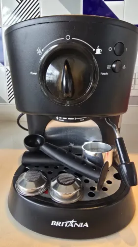 Cafeteira Expresso Britânia 15B - 127V - Completa e Funcionando
