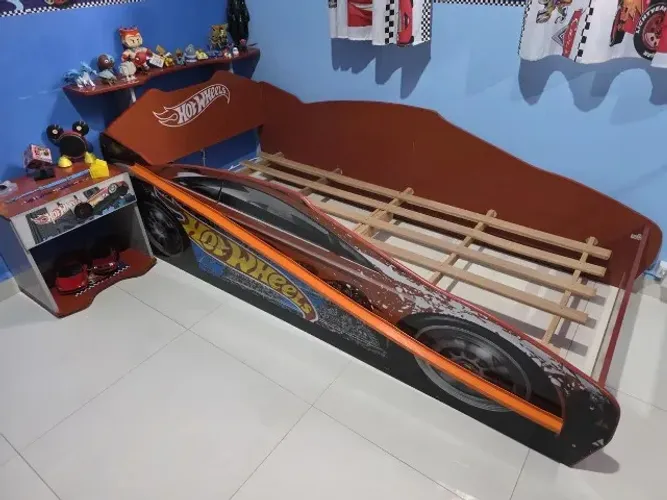 CAMA HOT WHEELS ORIGINAL PURA MAGIA + CRIADO-MUDO