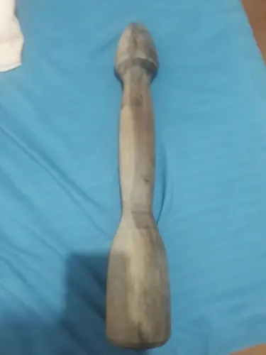 Socador de pilão de madeira antiga, íntegra 47cm