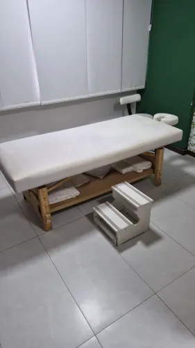 Maca branca fixa, larga e confortável 