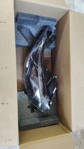 Farol LED Onix prisma 2016 2017 2018 2019 0km sem uso na caixa lado direito original GM
