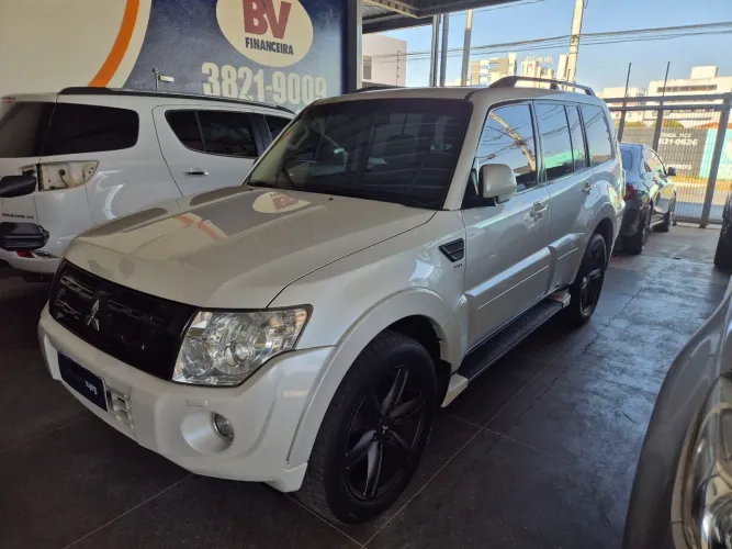 Mitsubishi Pajero HPE Full 3.2 4X4 T.i.dies. 5P AUT 2014