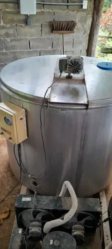 Tanque de leite (resfriador)
