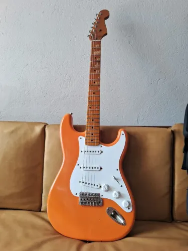 Guitarra Stratocaster Kaiser + Velha Guitarra (Fender 50s)