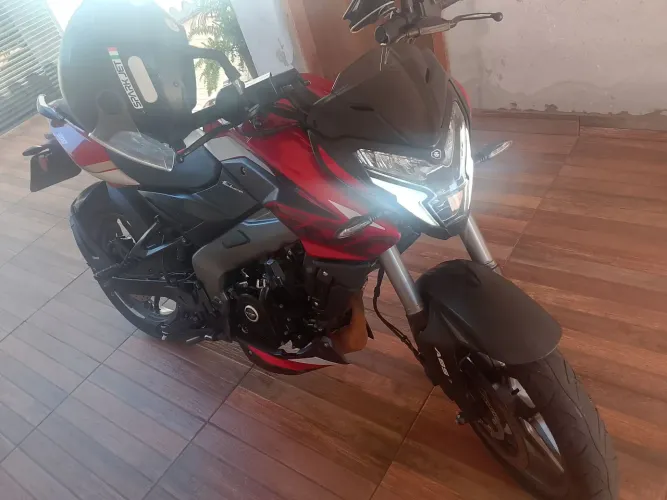 Dominar 200