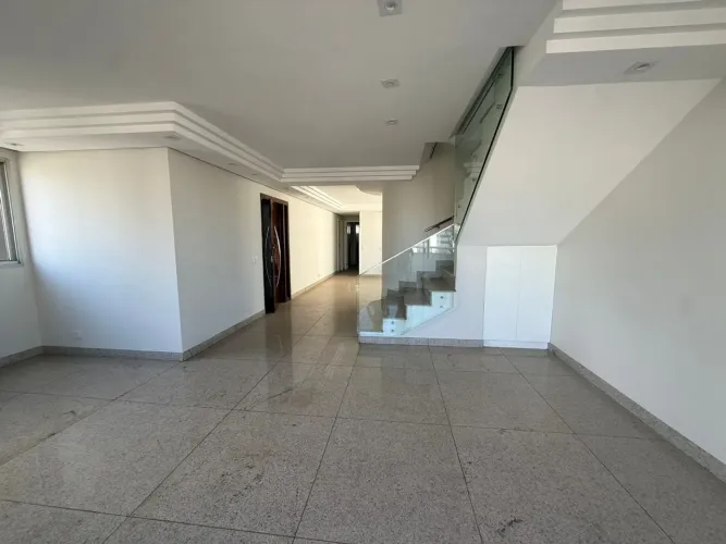 Apartamento, 5 quartos, 2 suítes, 283 m², 4 vagas no Setor Bueno em Goiânia
