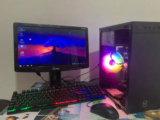 Pc gamer já com roblox gta SAN apenas essa unidade