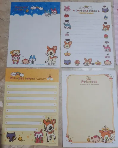 Papéis de carta diversos. Cada por R$15.