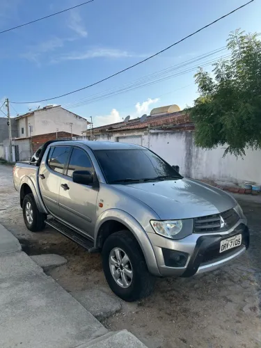Mitsubishi L200 Triton HLS 2.4 Flex 16V CD Mec. 2013
