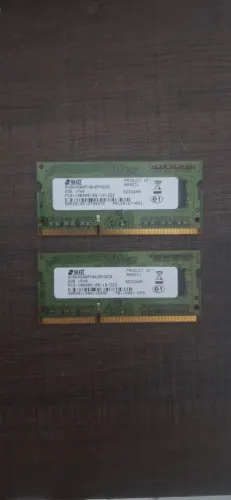 2 RAM de 2 gigas DDR3 / PC3-10600S ? 1333 MHz