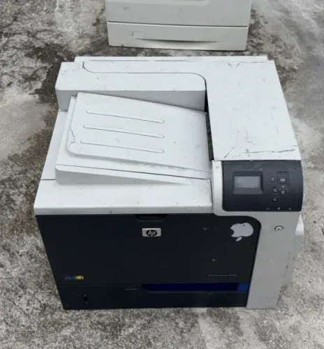 Impressora HP LaserJet CP4525dn Colorida