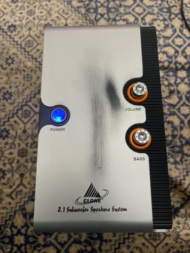 Clone 2.1 Subwoofer Speakers System ( sem as caixas )