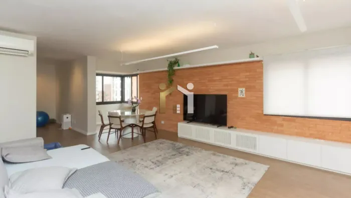 Apartamento a venda em moema com 120m², 3 dormitórios sendo 1 suíte e 2 vagas.