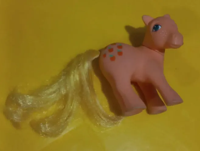 Pônei Apple Jack Geração 1 Hasbro 1983 para restauro.