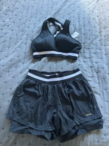 Conjunto academia Track & Field Quase novo Preto M/S