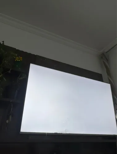 VALOR NEGOCIÁVEL TCL 65 polegadas led, para retirada de peças.
