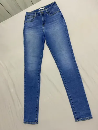 Calça jeans Levis 721 high rise skinny 27