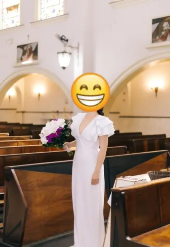Vestido de noiva - usado uma vez - limpo - Crepe Amanda