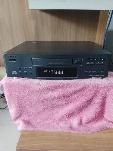Compact Disc Digital Sony - Bivolt